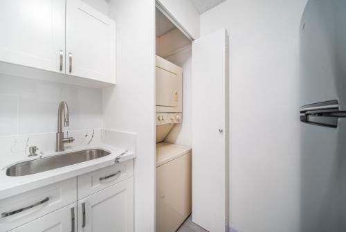 Kitchen / Laundry 